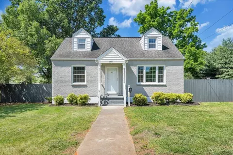 4532 Eden Dr NW, Roanoke, VA 24012