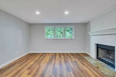 Living - 5424 Highfields Rd, Roanoke, VA 24018 photo 8 of 10
