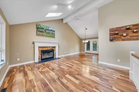 Living - 5424 Highfields Rd, Roanoke, VA 24018 photo 2 of 10