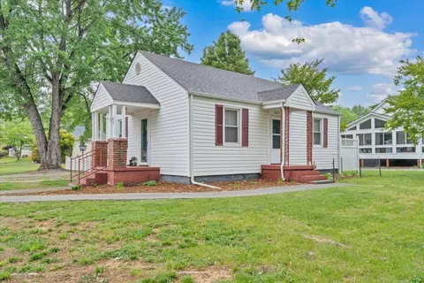 607 Kessler Mill Rd, Salem, VA 24153