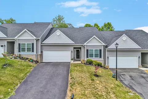 22 Carrington Ct, Roanoke, VA 24019