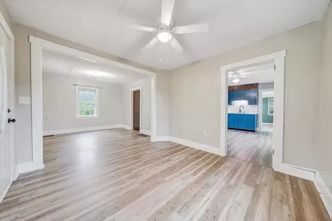 Living - 1384 Thaxton Mountain Rd, Thaxton, VA 24174 photo 6 of 8