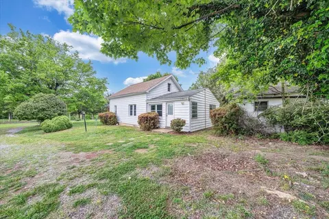 Exterior - 1384 Thaxton Mountain Rd, Thaxton, VA 24174 photo 6 of 9