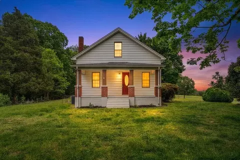 1384 Thaxton Mountain Rd, Thaxton, VA 24174