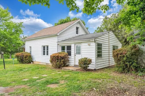 Exterior - 1384 Thaxton Mountain Rd, Thaxton, VA 24174 photo 5 of 9