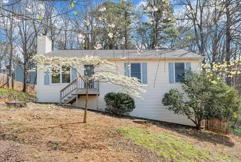 5146 Overland Dr, Roanoke, VA 24018