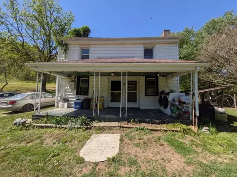 472 Hogan Hollow Rd, Troutville, VA 24175