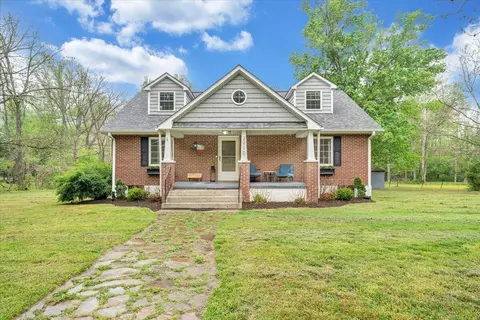 2910 Carvins Cove Rd, Salem, VA 24153
