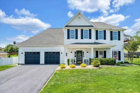 5924 Crumpacker Dr, Roanoke, VA 24012