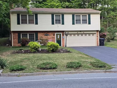3123 Green Ridge Rd, Roanoke, VA 24019