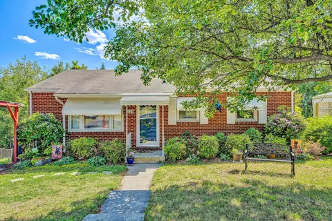 329 Lynn Haven Cir, Vinton, VA 24179