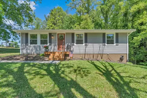 221 Falcon Ridge Rd, Rocky Mount, VA 24151