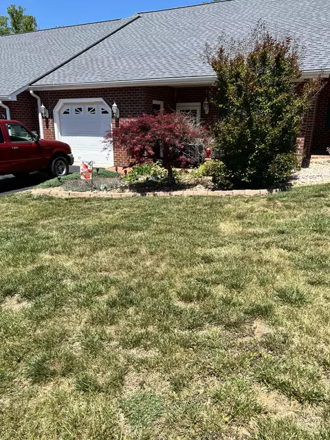 2710 Feather Garden Cir, Vinton, VA 24179