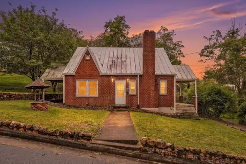 114 W Church St, Rocky Mount, VA 24151