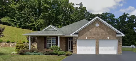 1655 Forest Highlands Ct, Salem, VA 24153