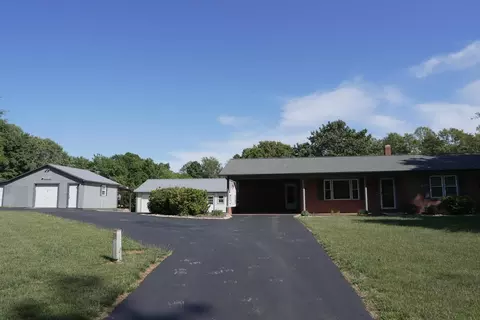 115 Stonecrest Dr, Bassett, VA 24055