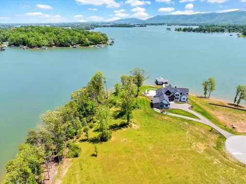 389 Hyannis, Union Hall, VA 24176