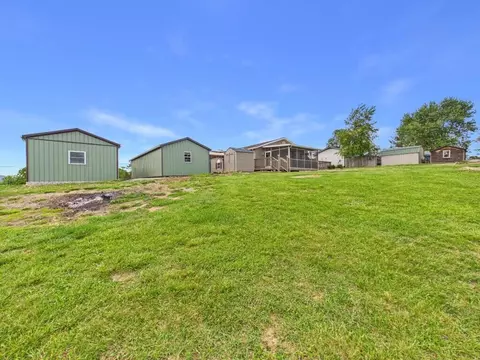 Exterior - 5833 Lyons Rd, Dublin, VA 24084 photo 5 of 15