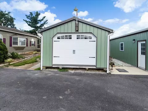 Exterior - 5833 Lyons Rd, Dublin, VA 24084 photo 25 of 34