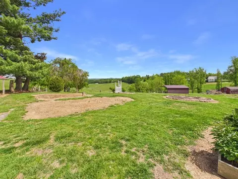 Exterior - 5833 Lyons Rd, Dublin, VA 24084 photo 7 of 15