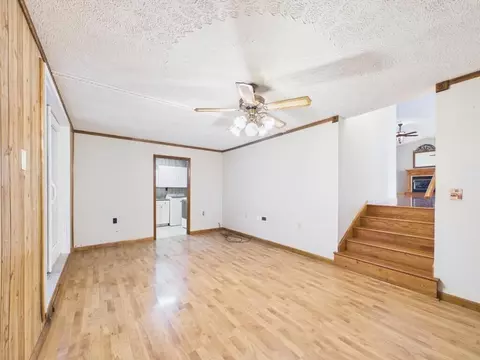 Living - 5833 Lyons Rd, Dublin, VA 24084 photo 5 of 10