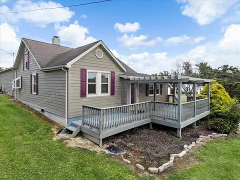 Exterior - 5833 Lyons Rd, Dublin, VA 24084 photo 6 of 34