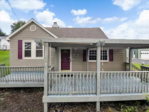 Exterior - 5833 Lyons Rd, Dublin, VA 24084 photo 5 of 34