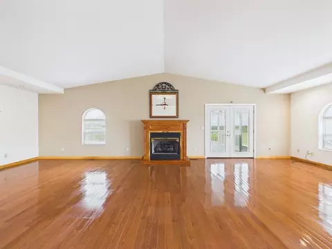 Living - 5833 Lyons Rd, Dublin, VA 24084 photo 9 of 10