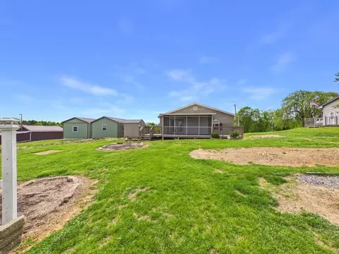 Exterior - 5833 Lyons Rd, Dublin, VA 24084 photo 6 of 15