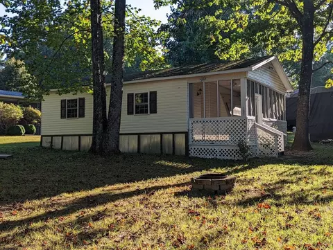 131 Terry Ln SE, Copper Hill, VA 24079