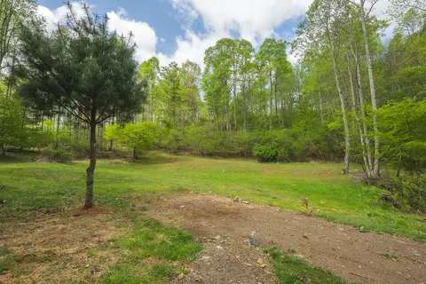 146 Duvall Rd, Willis, VA 24380 photo 3