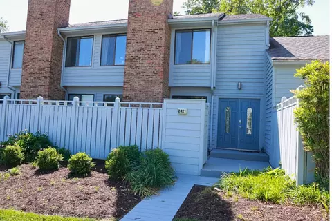 2421 S Clearing Rd, Salem, VA 24153