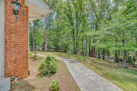 Exterior - 206 Brookledge Dr, Vinton, VA 24179 photo 7 of 10