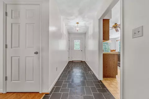 Entry Way - 206 Brookledge Dr, Vinton, VA 24179 photo 1 of 4