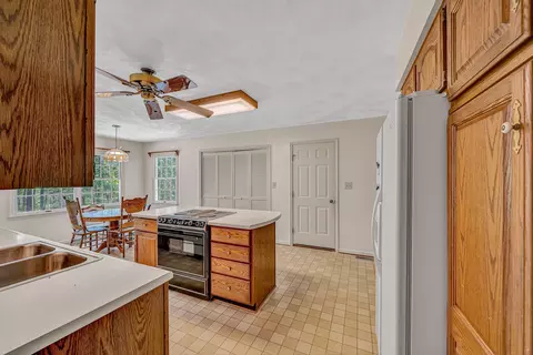 Kitchen - 206 Brookledge Dr, Vinton, VA 24179 photo 1 of 7