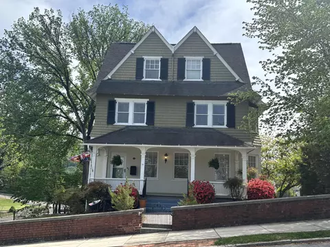 18 Mountain Ave SW, Roanoke, VA 24016