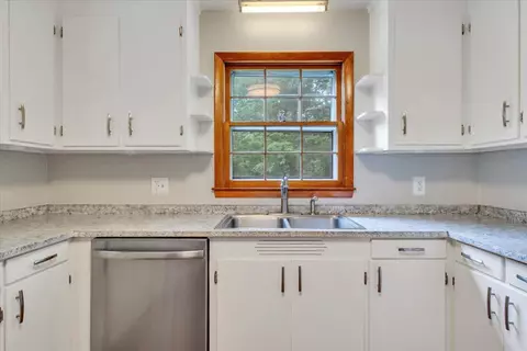 Kitchen - 811 Arcadia Rd, Buchanan, VA 24066 photo 3 of 3