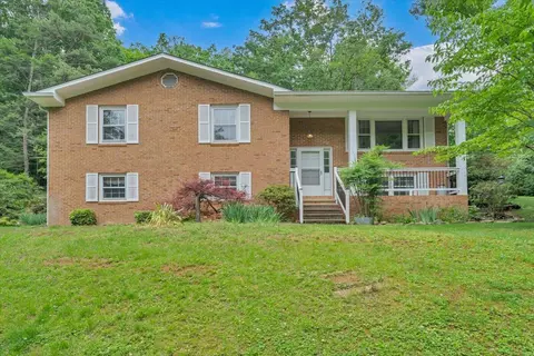 Exterior - 811 Arcadia Rd, Buchanan, VA 24066 photo 1 of 11