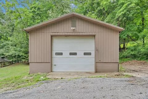 Exterior - 811 Arcadia Rd, Buchanan, VA 24066 photo 8 of 11