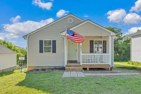 1611 Barton St SE, Roanoke, VA 24014