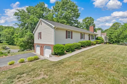 165 Fox Fire, Cloverdale, VA 24077