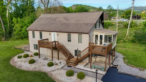 8796 Roanoke Rd, Elliston, VA 24087