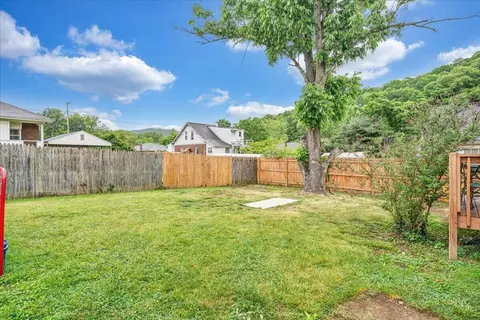 Exterior - 1341 Gillette Ave SE, Roanoke, VA 24014 photo 11 of 11