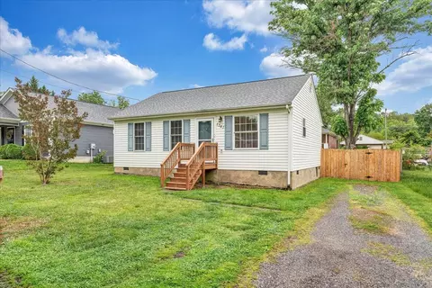 Exterior - 1341 Gillette Ave SE, Roanoke, VA 24014 photo 2 of 11