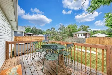 Exterior - 1341 Gillette Ave SE, Roanoke, VA 24014 photo 4 of 11