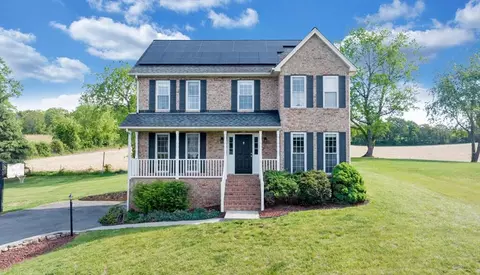 692 Brookfield Ln, Roanoke, VA 24012