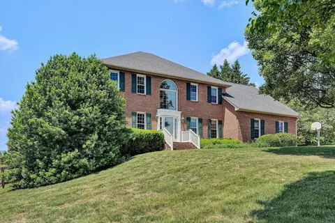 341 Sommersby Ln, Troutville, VA 24175
