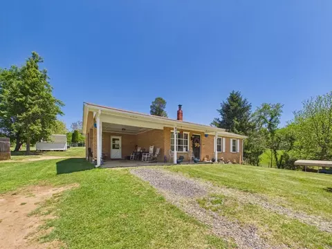 404 Baker Island Rd, Max Meadows, VA 24360 photo 2