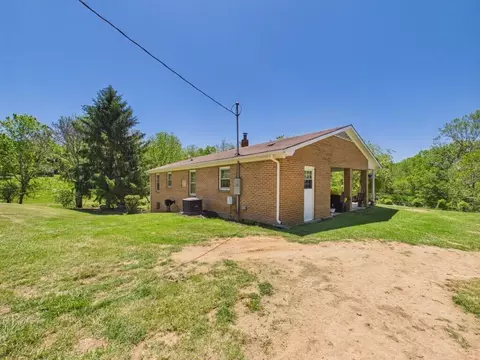 404 Baker Island Rd, Max Meadows, VA 24360 photo 11