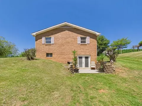 404 Baker Island Rd, Max Meadows, VA 24360 photo 9